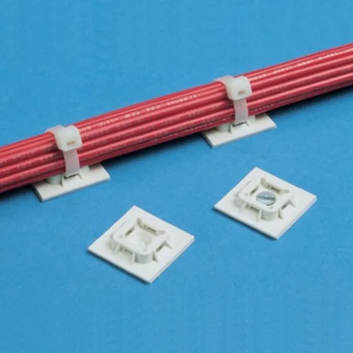 【CAINZ-DASH】パンドウイットコーポレーション マウントベース M3ねじ止め 難燃性白 (100個入) ABM112-S6-C69【別送品】