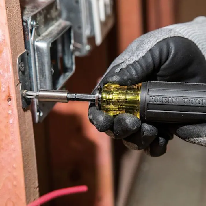 【CAINZ-DASH】KLEIN TOOLS社 マルチビットドライバー 長さ調整機能付き 32303【別送品】