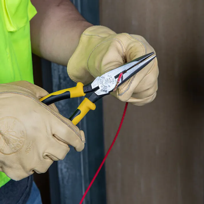 【CAINZ-DASH】KLEIN TOOLS社 強力型ロングノーズプライヤー サイドカット コンフォートハンドル 220mm J203-8N【別送品】