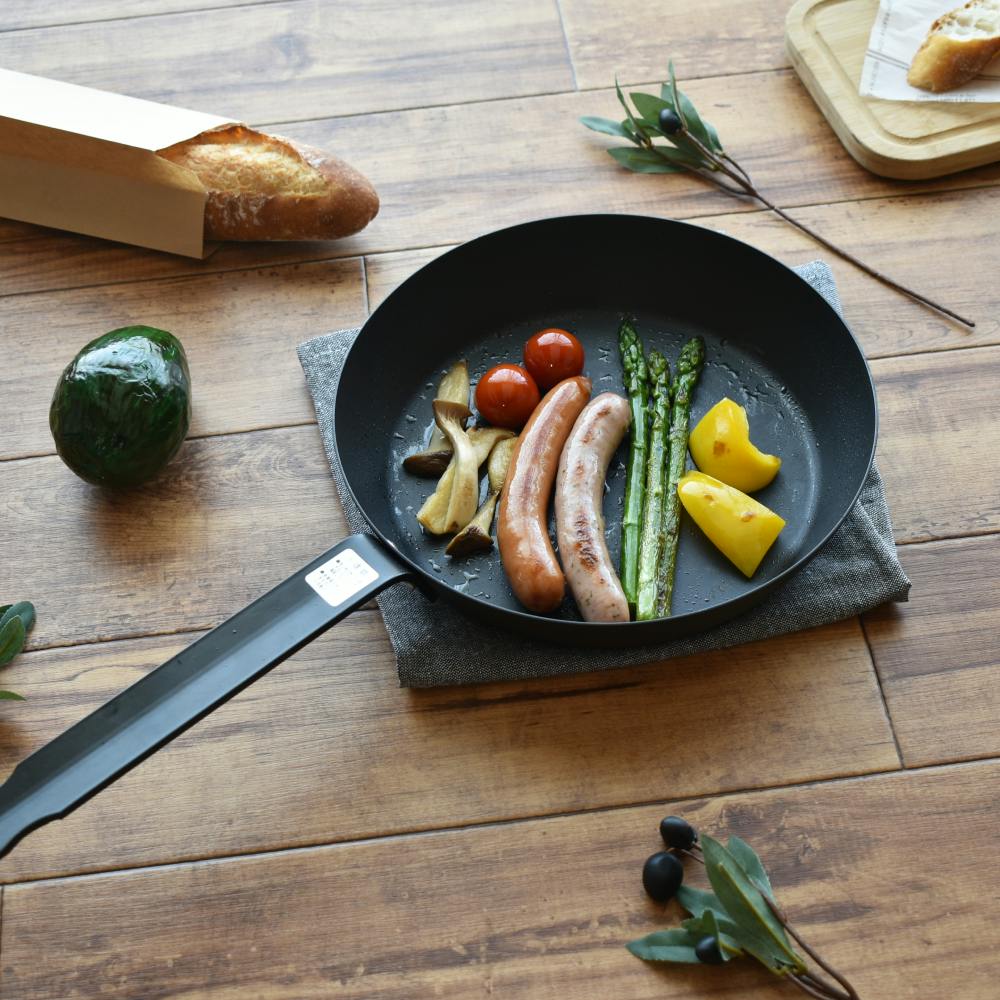 K.K 窒化加工 鉄フライパン 20cm (幅)42(奥行)20.3(高さ)5.7cm