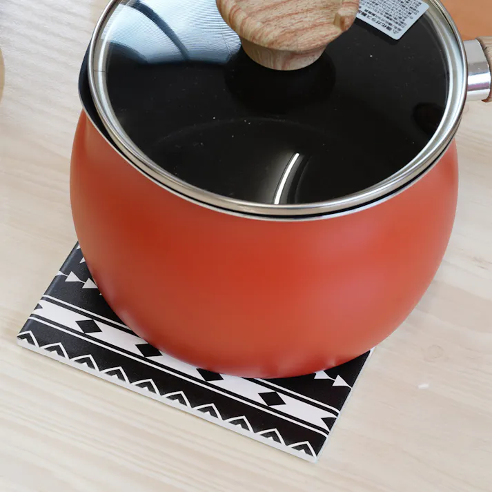 パークレーン セラミック鍋敷き15×15cmオルテガ (幅)15(奥)15(高)0.8cm 4582451307359【別送品】