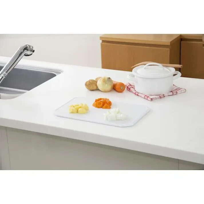 新輝合成 すべりにくい超軽量まな板3L ホワイト 幅42×奥25×高1.3 まな板 4973221044398【別送品】
