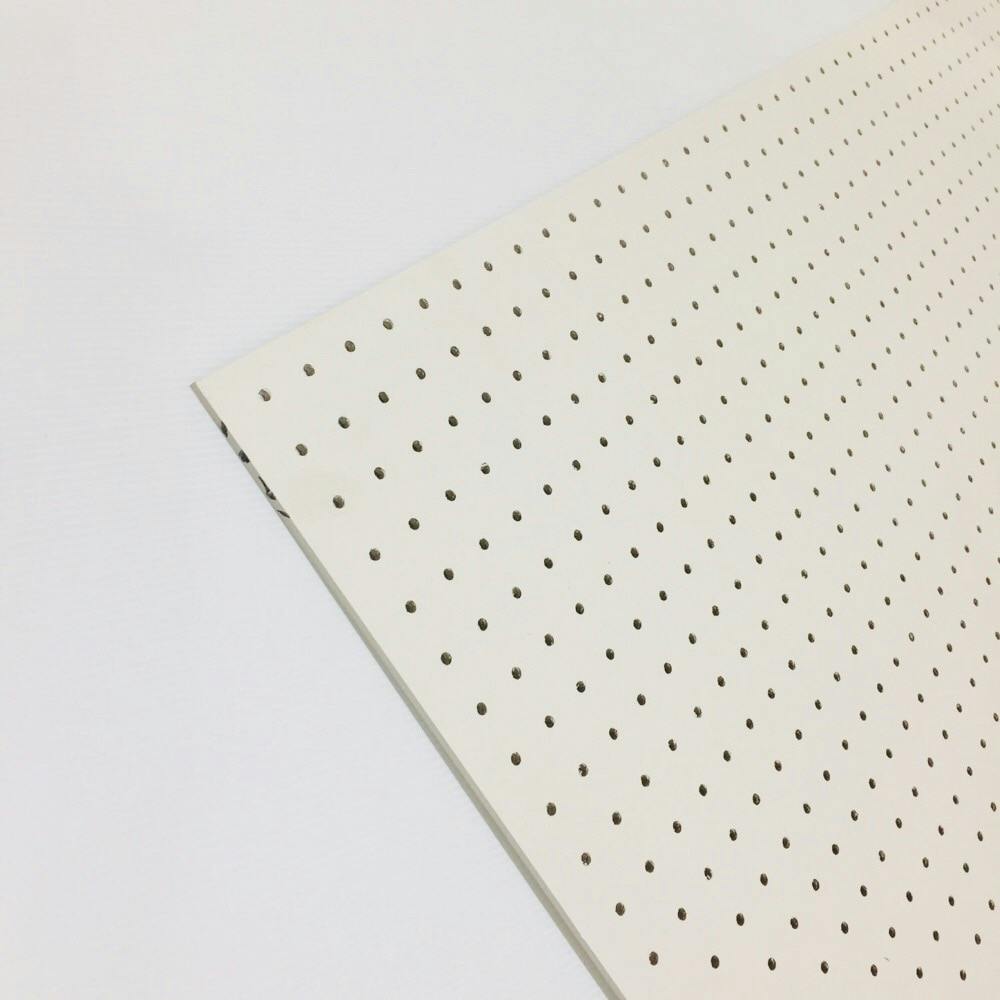 ケイカル有孔板 910×1820×5mm【SU】