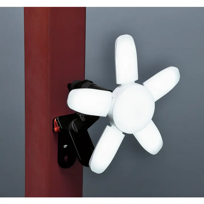 TAKAGI EARTH MAN 高儀 LED コンパクト クリップライト SAKUTO 45W CLT-45SLB マグネット付き サイド連結コンセント 屋内用 4907052626591 【ネット注文限定・別送品】