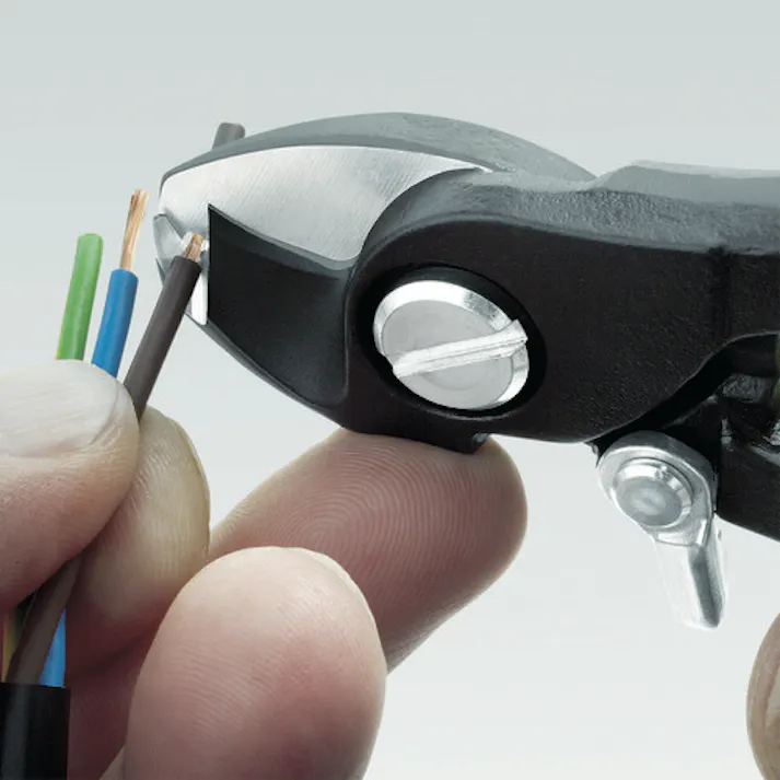 【CAINZ-DASH】KNIPEX社 ケーブルカッター ストリッパー付き 165mm 9541-165【別送品】