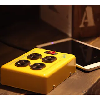 カインズ Kumimoku スチールACタップ 4個口 イエロー