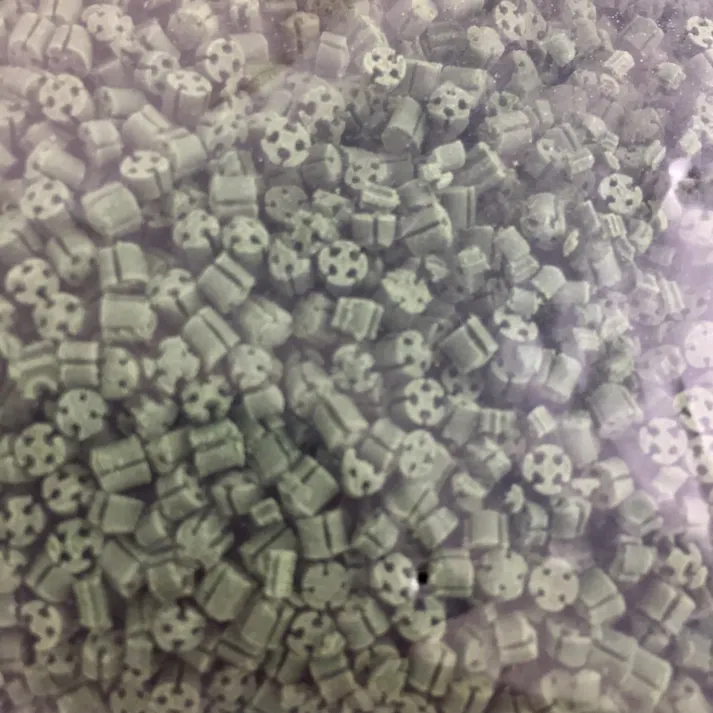 カインズ リアル人工芝用ゴムチップ 1.5kg