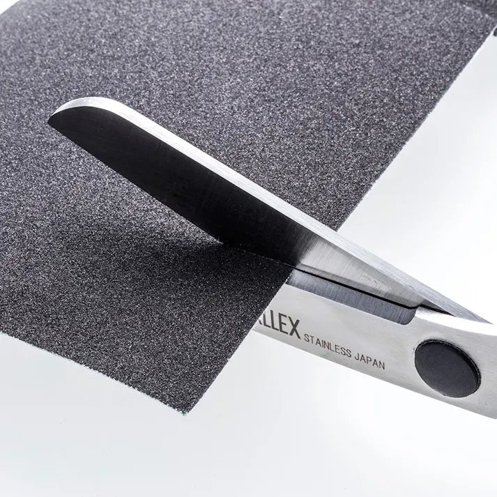 カインズ Kumimoku 紙やすりも切れるはさみ