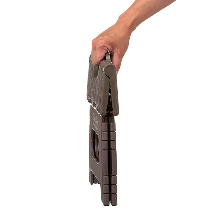 持ち運びしやすい折りたたみ踏み台 ブラウン (販売終了)