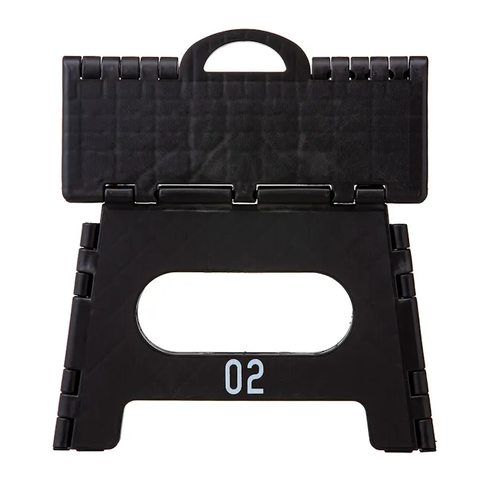 持ち運びしやすい折りたたみ踏み台 ブラック