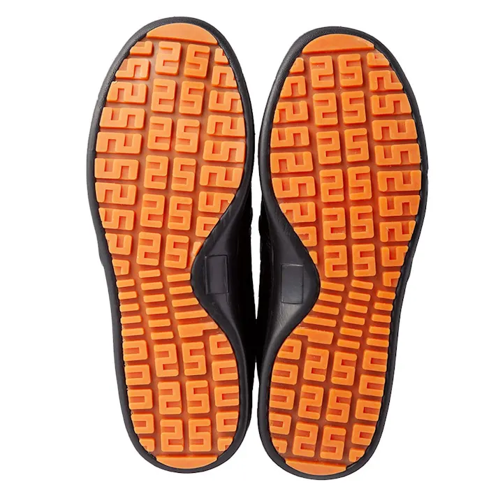 油に強く滑りにくいシューズ ブラック 28.0cm