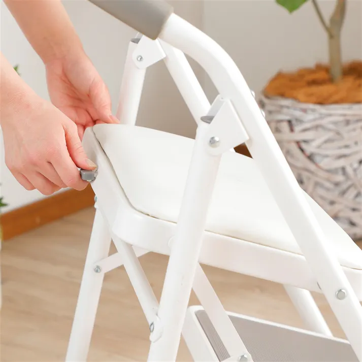 クッション付き踏み台2段 ホワイト