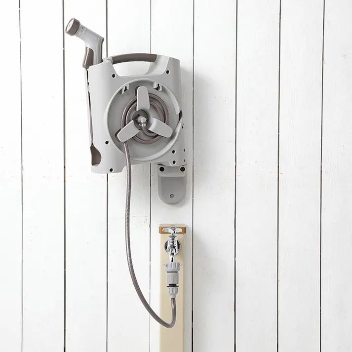 壁掛けも出来るコンパクトホース付リール(販売終了)