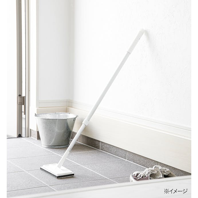 玄関タイルの汚れを落とすブラッシングスポンジ伸縮柄 全長(約)75~117cm