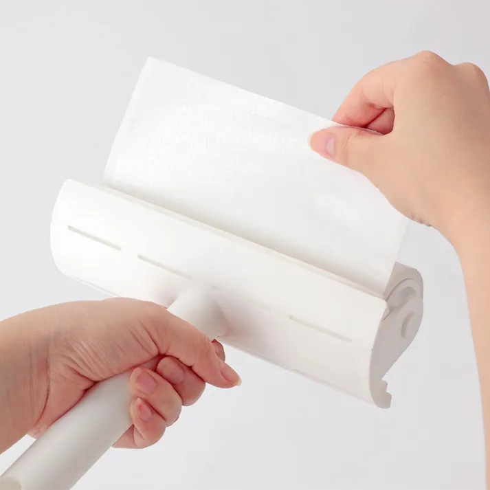 テープが切りやすい伸縮式カーペットクリーナー ホワイト