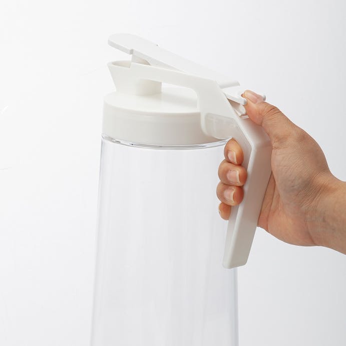 持ちやすいワンプッシュ冷水筒　１．６Ｌ　ホワイト