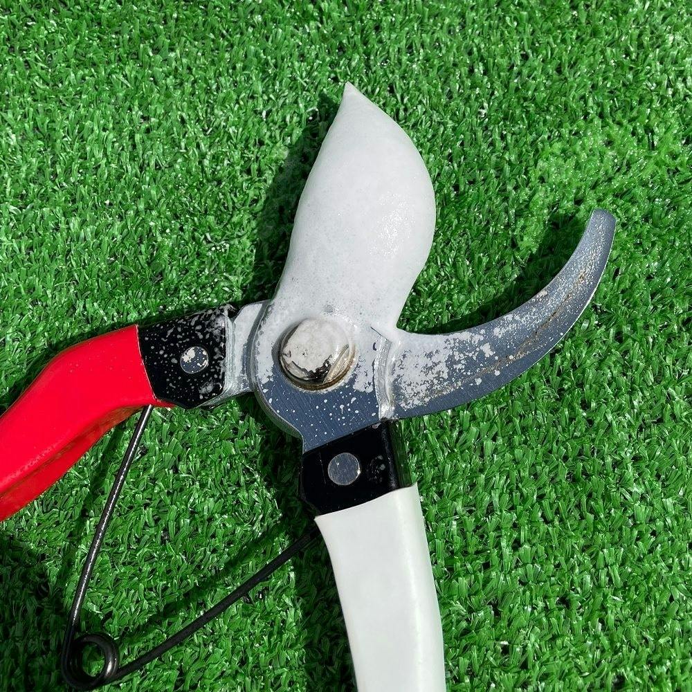 残り14点限りヤニ取り防錆スプレー220ml クリーナー 防サビ 3個おまけ付き 残り14点限りヤニ取り 防錆スプレー 220ml 防サビ ガーデン クリーナー