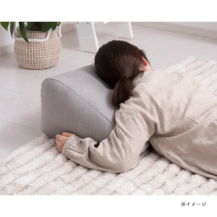 リラックスサンカククッション プレイン