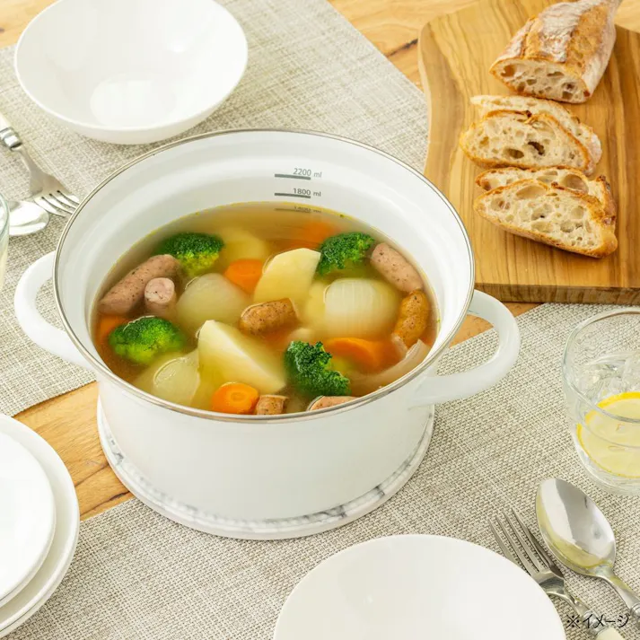 ふきこぼれにくいホーロー両手鍋 ホワイト 20cm