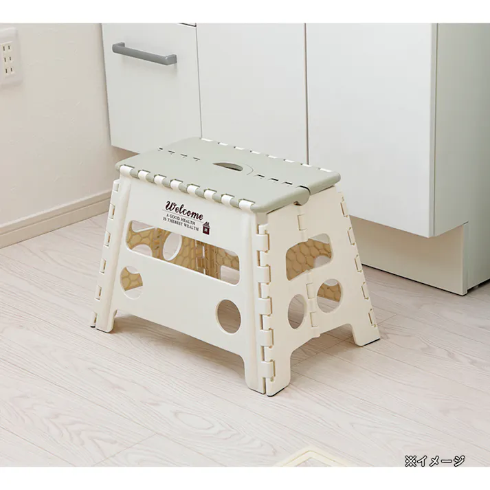 持ち運びしやすい折りたたみ踏み台 ワイド ホワイト