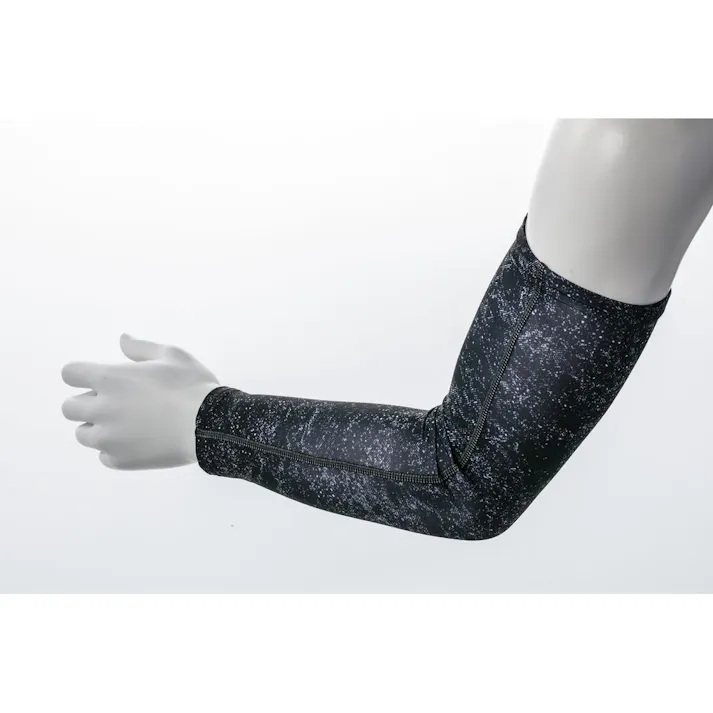 カインズ ドライストレッチアームカバー ブラックカモフラ