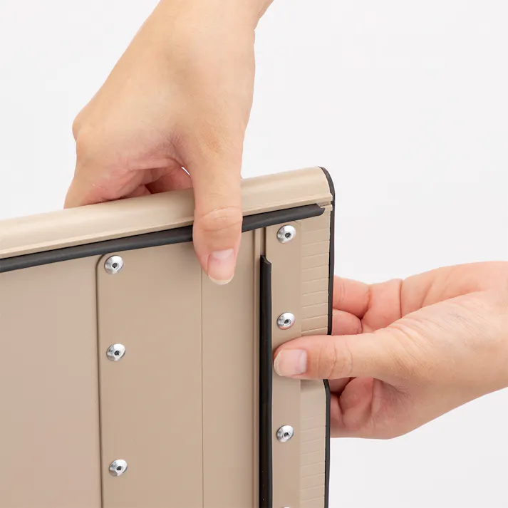 カインズ 静かに開閉できるアルミ収納ベンチ ベージュ 120cm 屋外物置(販売終了)