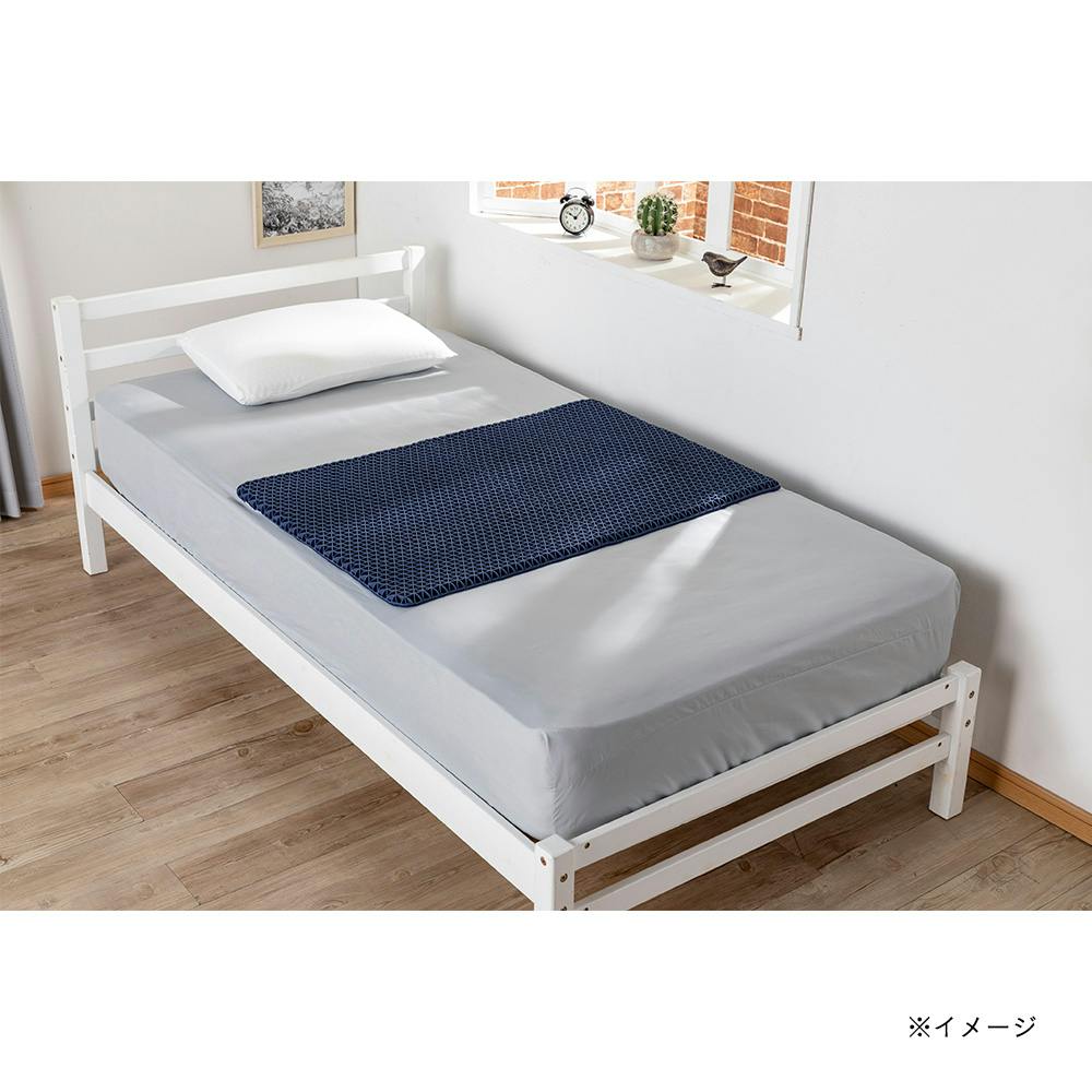未使用　カインズ　モッフルパッド　冷感敷きパッド Amazon｜カインズ(CAINZ) 敷きパッド 幅100cm 奥行65cm 厚さ1.5