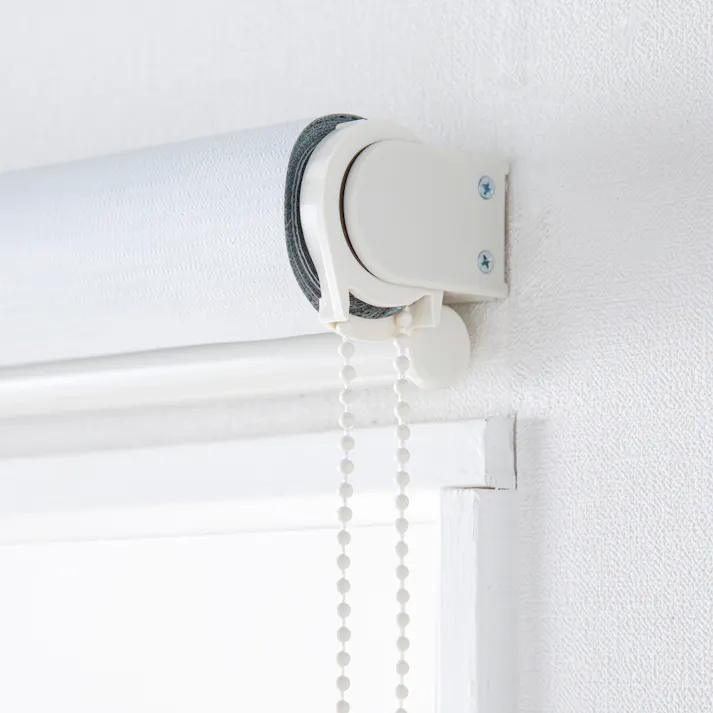 淡い色の遮光チェーン式ロールスクリーン ターコイズブルー 180×220cm