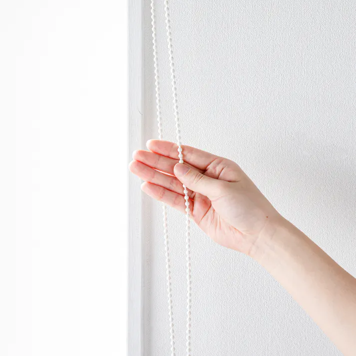 淡い色の遮光チェーン式ロールスクリーン ターコイズブルー 180×220cm