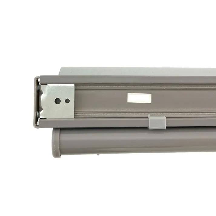 淡い色の遮光プルコード式ロールスクリーン ライトグレー 90×220cm