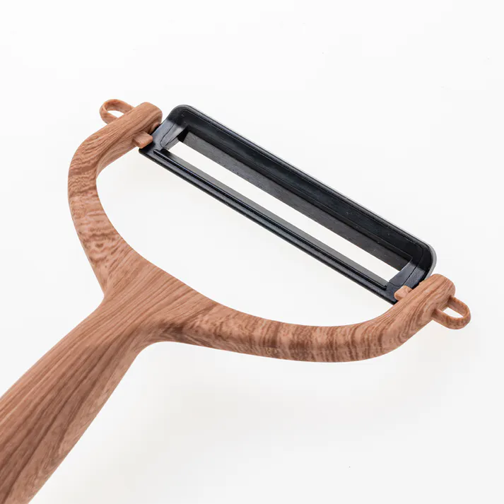 もちやすいセラミックワイドピーラー