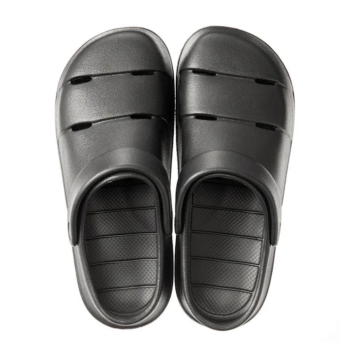 屈曲しやすいスリット入りサンダル ブラック 28cm