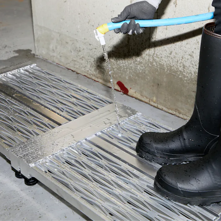 【CAINZ-DASH】トラスコ中山 低床式アルミ製ステップ グレーチング仕様 600X600XH90~120 TFSG-0660AL【別送品】