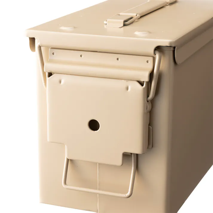 カインズ 防塵・防滴スチールケース 中 サンドベージュ 幅30cm 奥行15.5cm 高さ18.5cm
