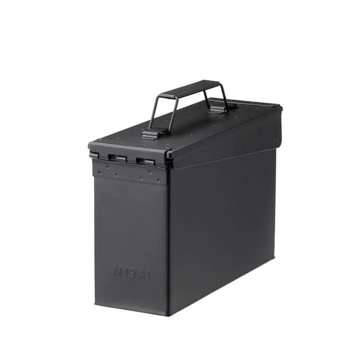 カインズ 防塵・防滴スチールケース 小 ブラック 幅28cm 奥行9.6cm 高さ17.5cm