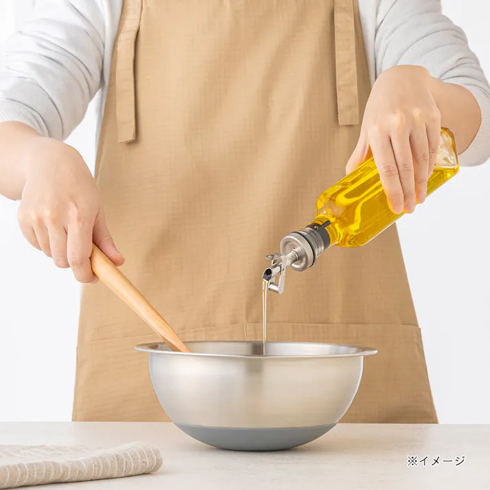 滑りにくいステンレスボウル 18cm 目盛付き