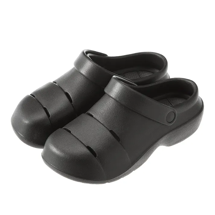 屈曲しやすいスリット入りサンダル ブラック 24cm