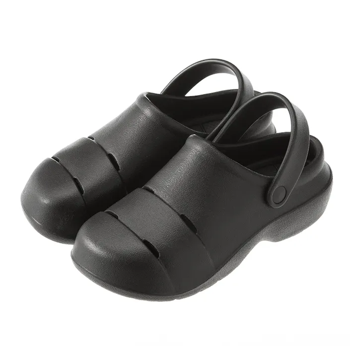 屈曲しやすいスリット入りサンダル ブラック 23cm