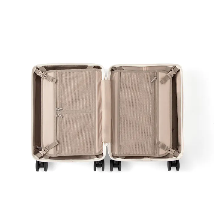 TRADDY すぅーと転がるキャスター付きキャリー 30L ホワイト 機内持ち込み