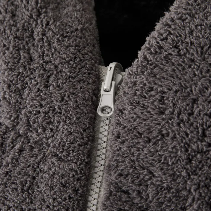 羽織れるあったかロールクッションBIG ダークグレー