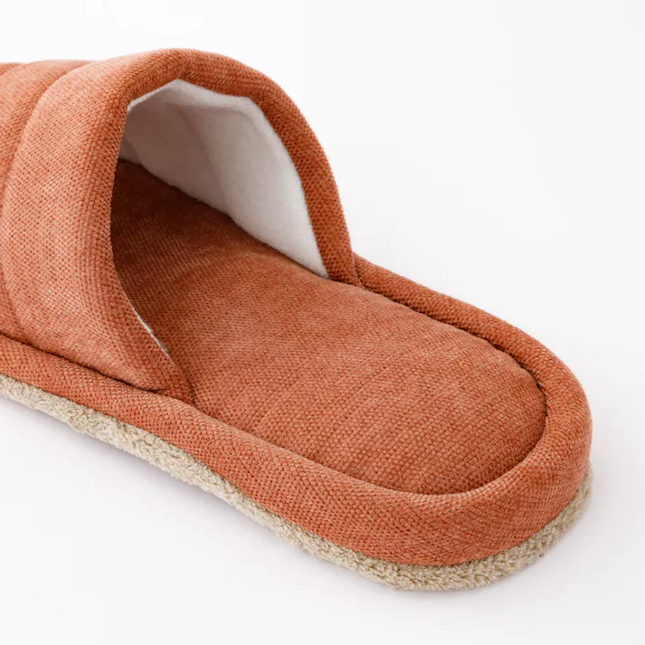 履いて歩くだけで掃除もできる前開きスリッパ ブラウン M