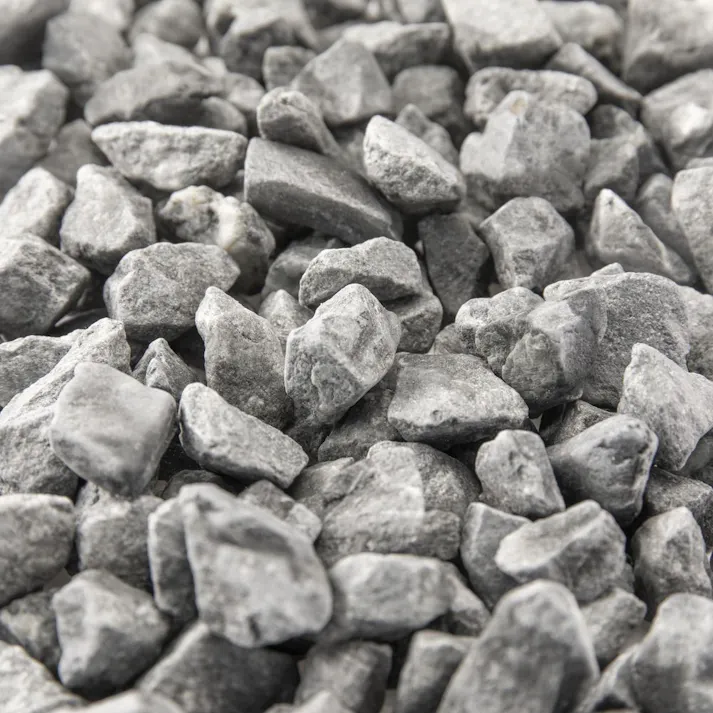 カインズ 駐車場に敷く砂利 BLACK 20kg