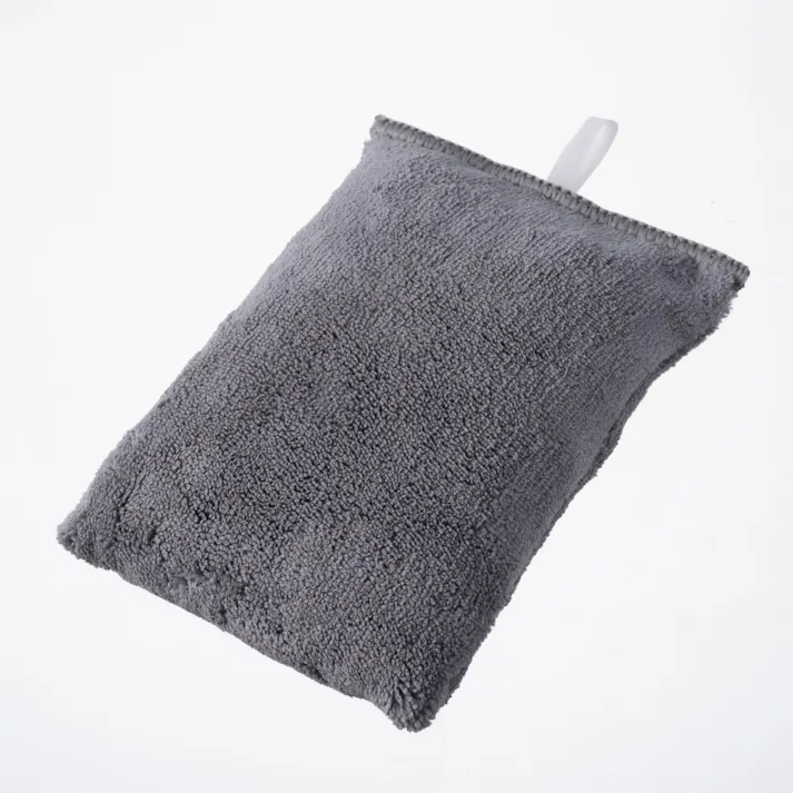 掃除と拭き上げができるマイクロファイバースポンジ