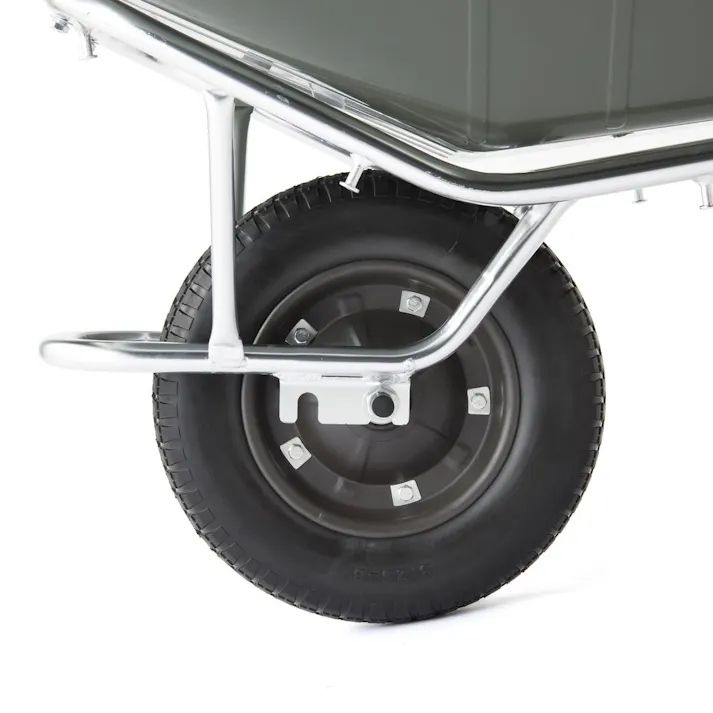 重心が変えられる浅型アルミ一輪車 ノーパンク04