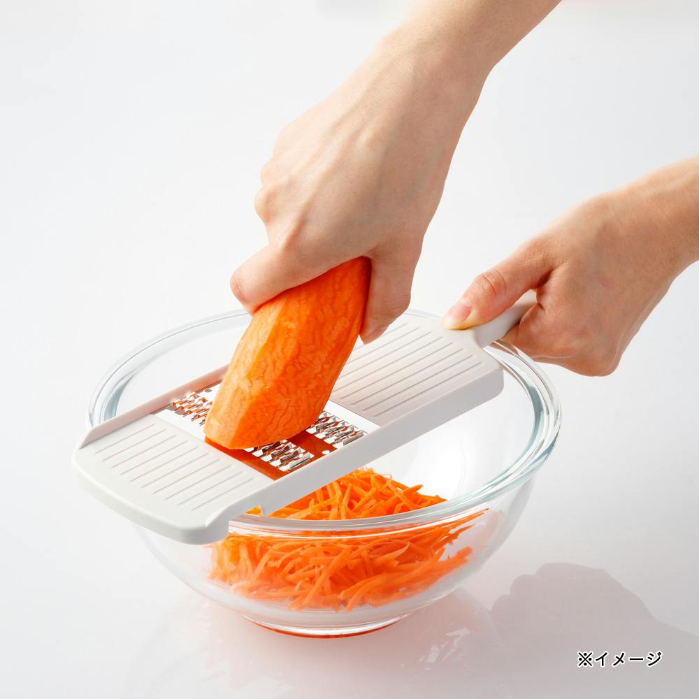 倍速でつくれる千切り器 | 包丁・ハサミ・調理器具・製菓用品