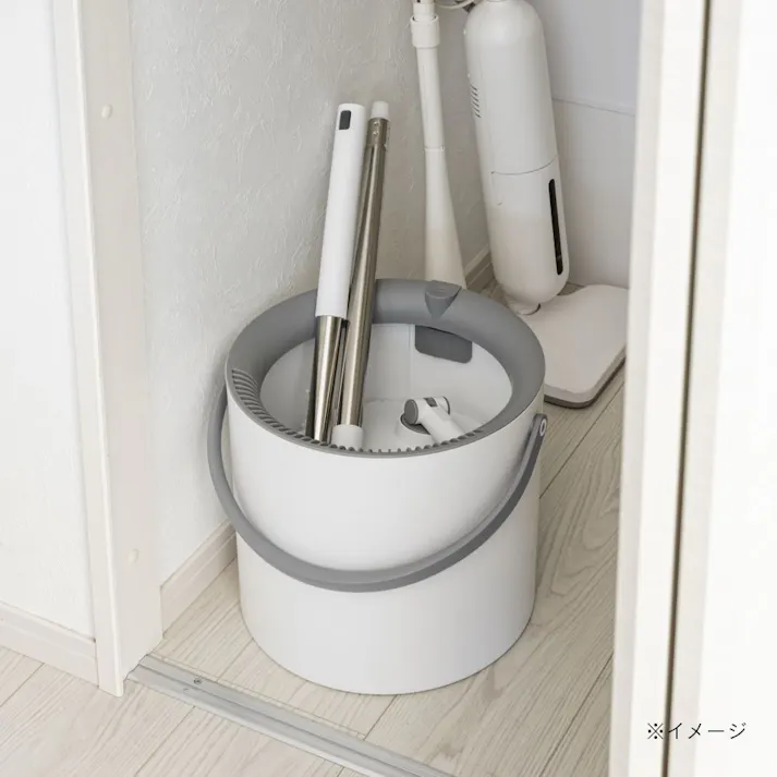 コンパクトに収納できる回転モップ