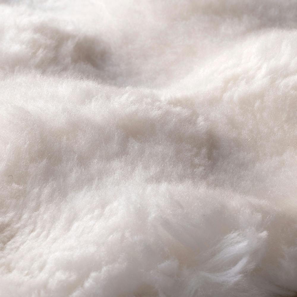 保温性のあるラグ Pitapa シロクマ 幅180cm 奥行180cm | ラグ