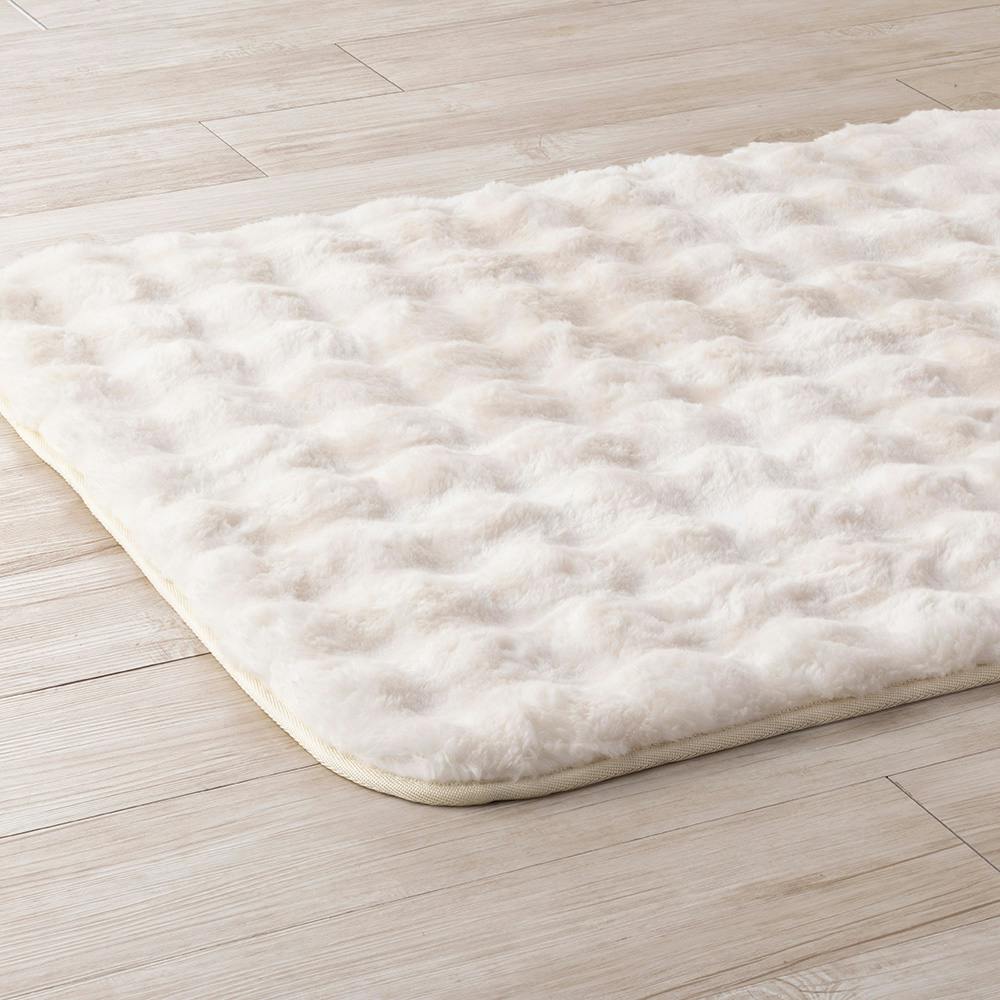 保温性のあるラグ Pitapa シロクマ 幅80cm 奥行180cm | ラグ