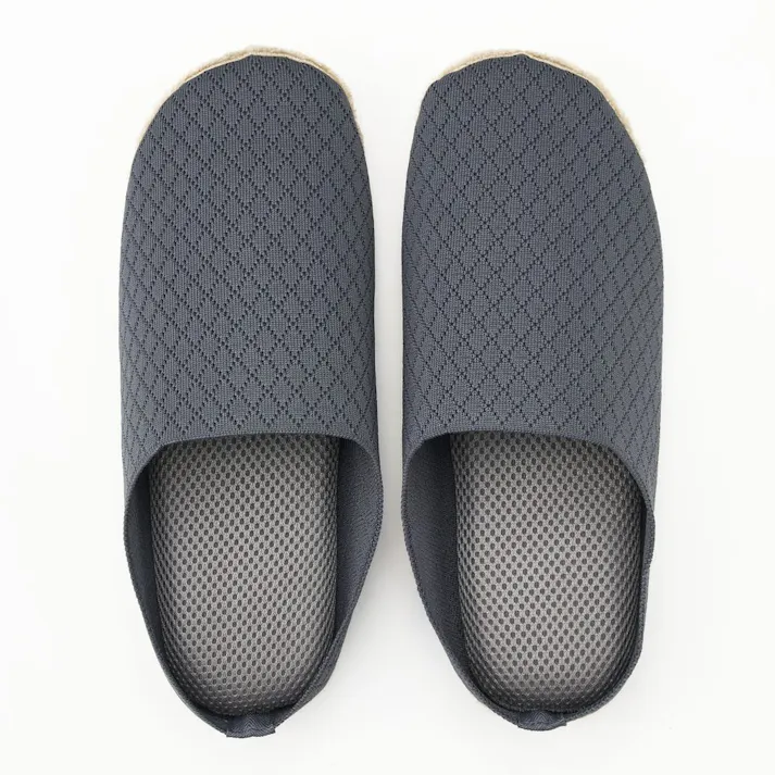 履いて歩くだけでお掃除できる通気性が良いルームシューズ グレー L