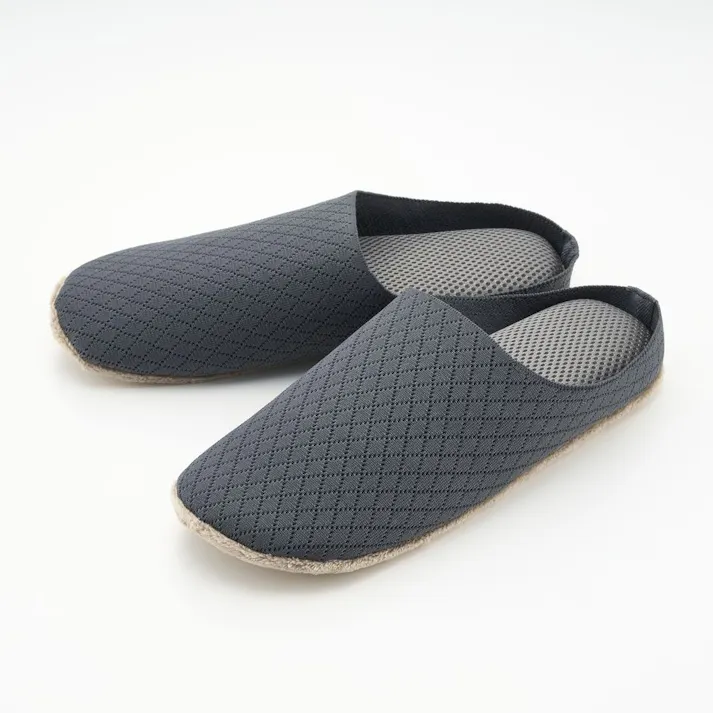 履いて歩くだけでお掃除できる通気性が良いルームシューズ グレー L